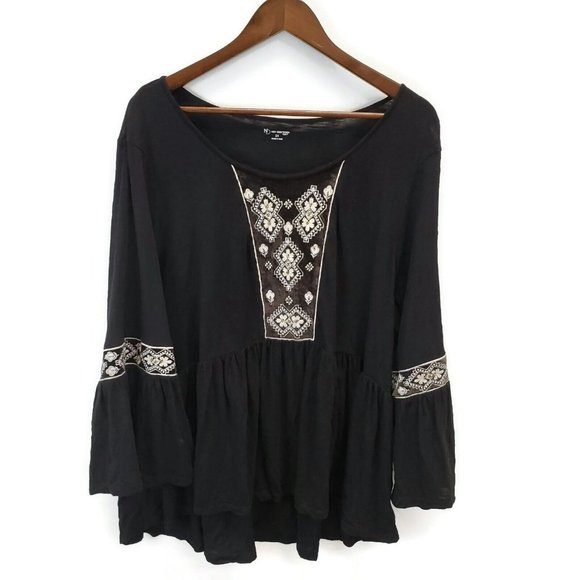 new directions Tops - New Directions Curvy Womens Peplum Top Size 2X Bell Sleeve Embroidered Floral